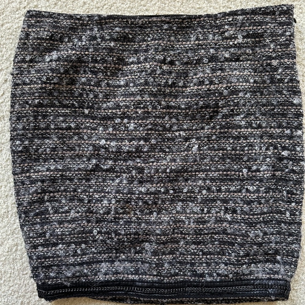 EUC stunning Bebe pencil skirt